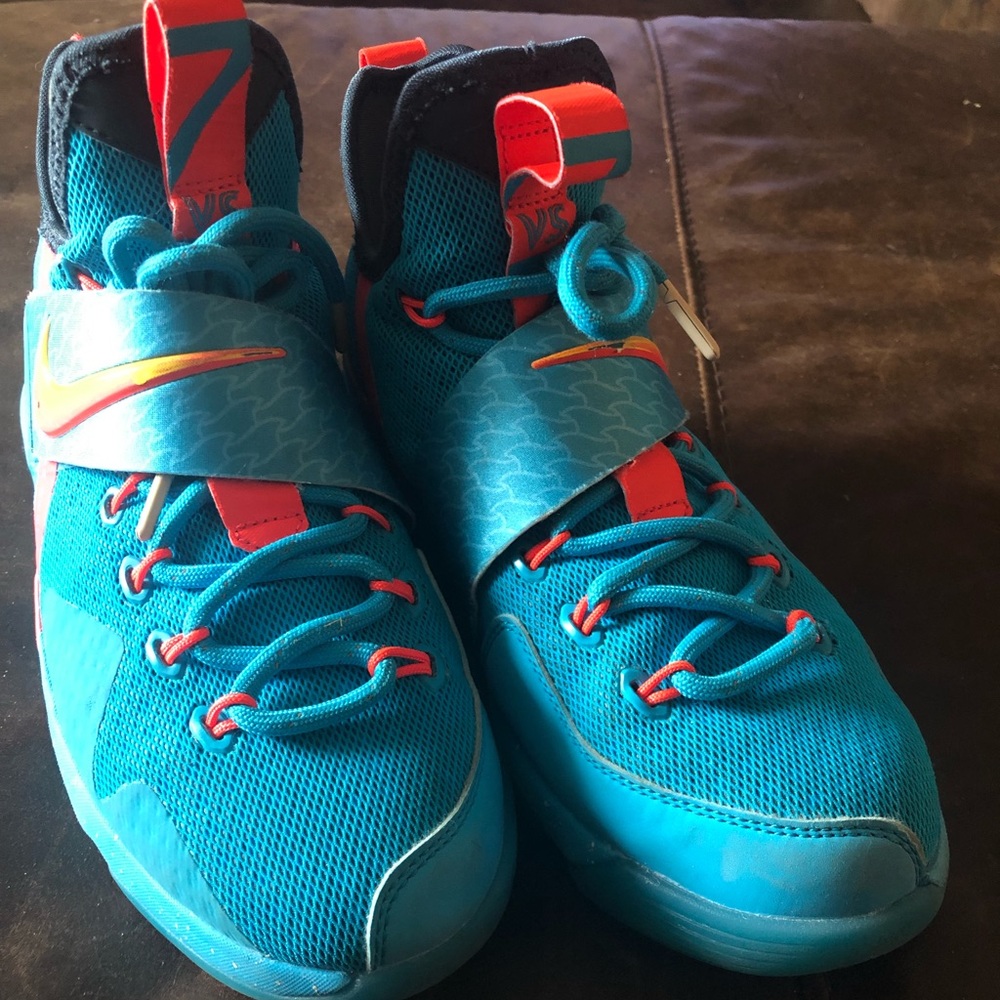 Boys Nike Lebron 14 Akron Beach 2017